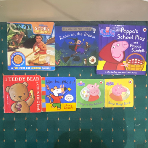 Mixed lot board book - lot,